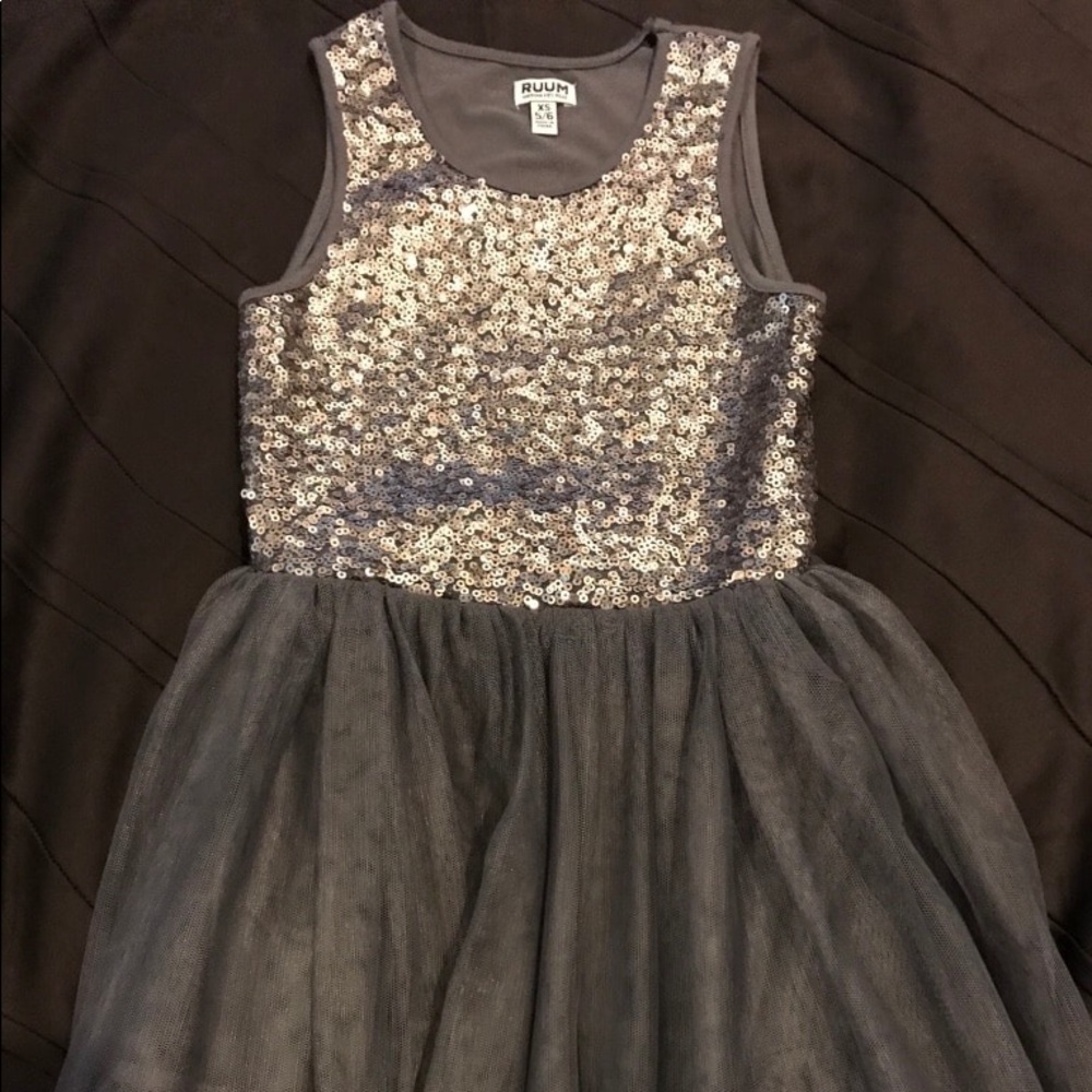 Girls dress.